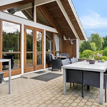 Σπίτι διακοπών Cosy Summer House With Whirlpool Ulfborg