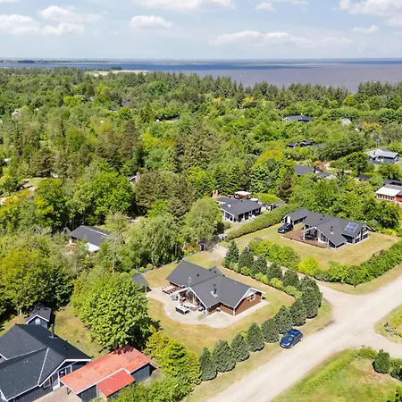 Σπίτι διακοπών Cosy Summer House With Whirlpool Ulfborg
