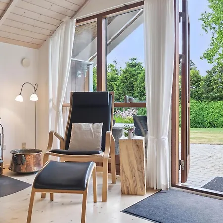 Cosy Summer House With Whirlpool * Ulfborg