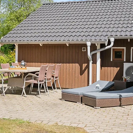 Σπίτι διακοπών Cosy Summer House With Whirlpool